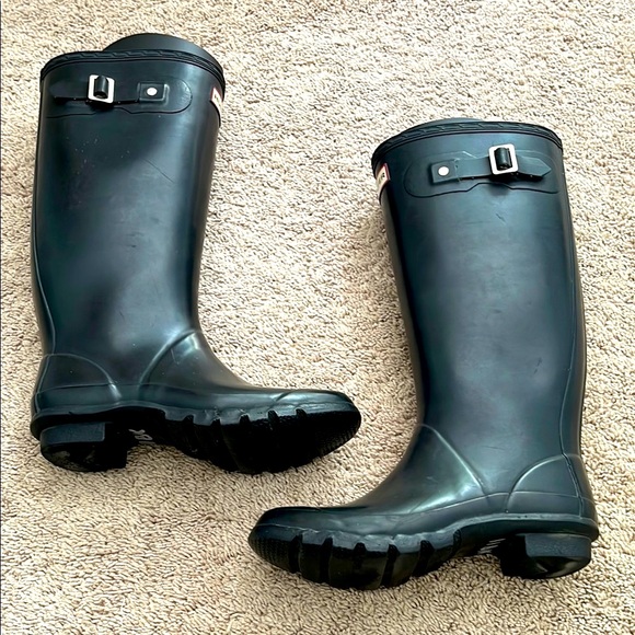 Hunter Classic Black Waterproof Boots - Picture 5 of 8